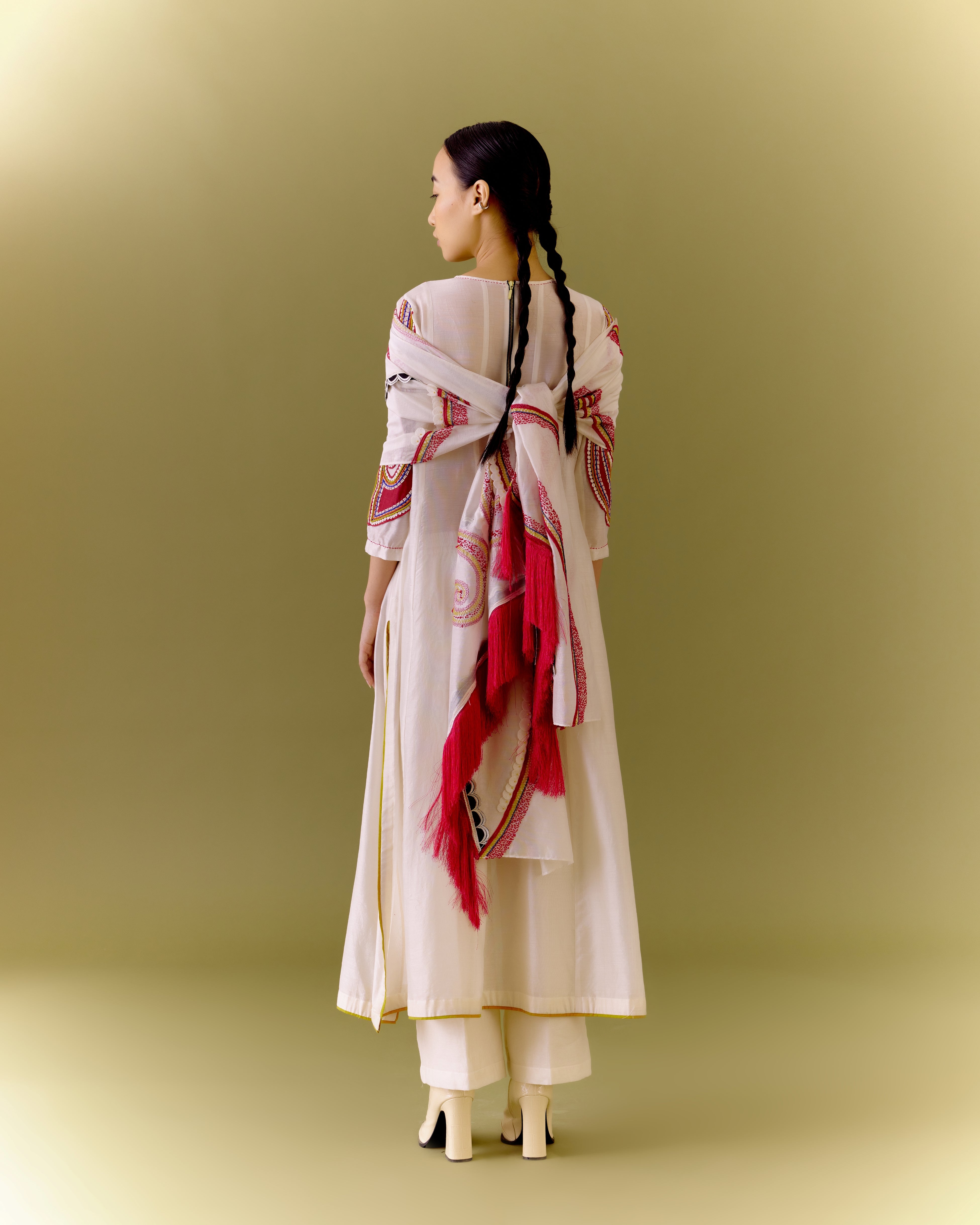 ENCHANTED IVORY KURTA