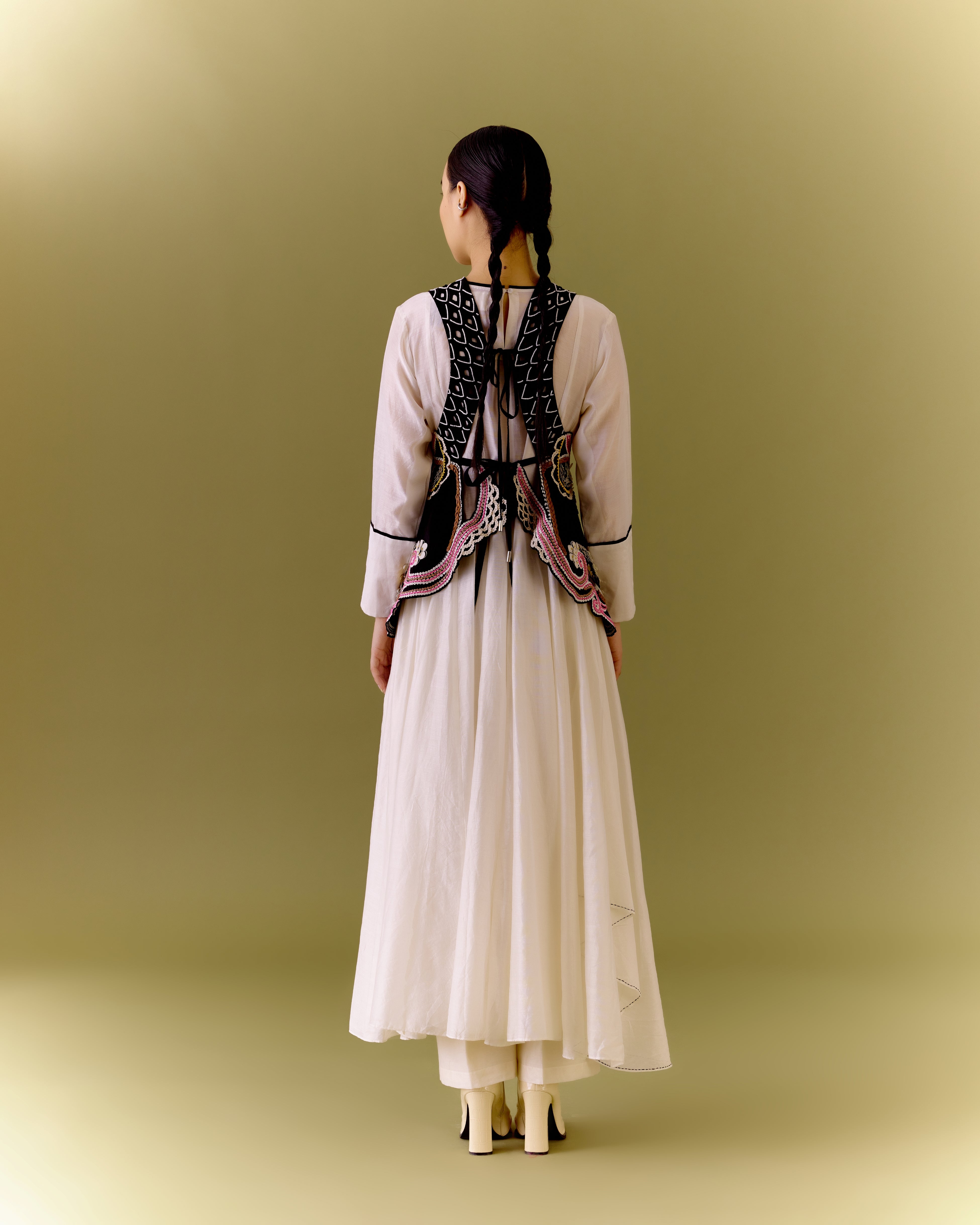 CAROUSEL IVORY SET