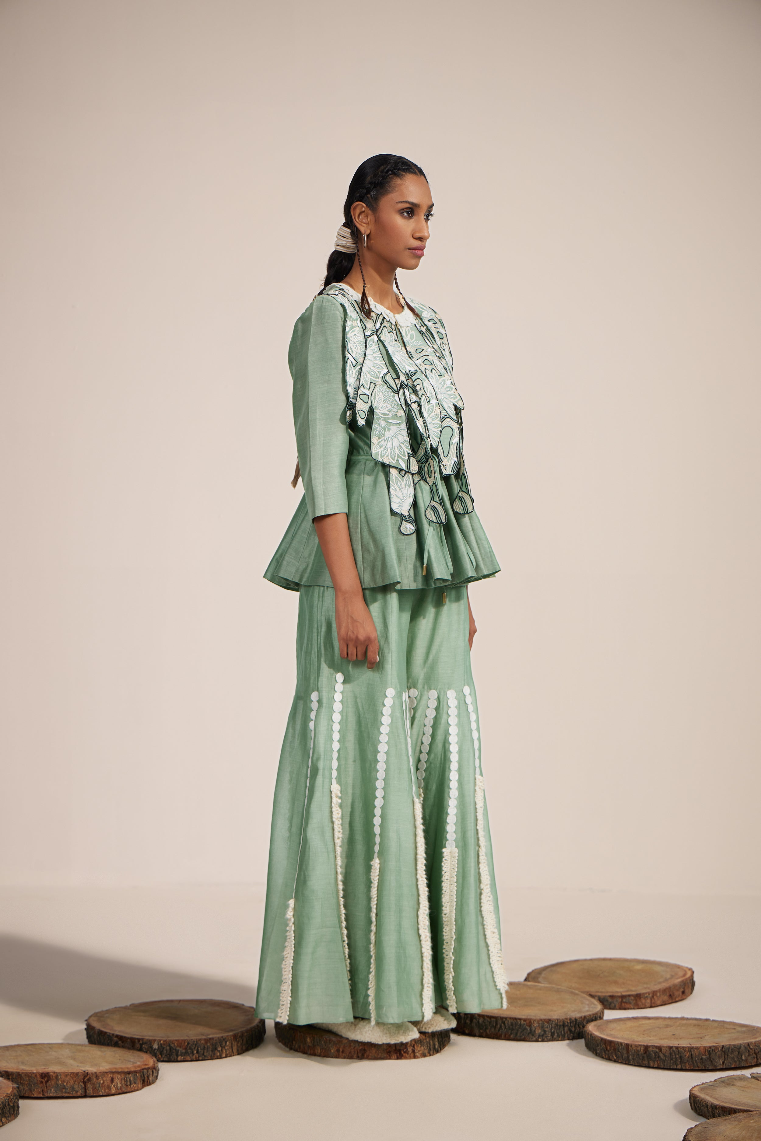 WATER LILY (DUSTY GREEN)