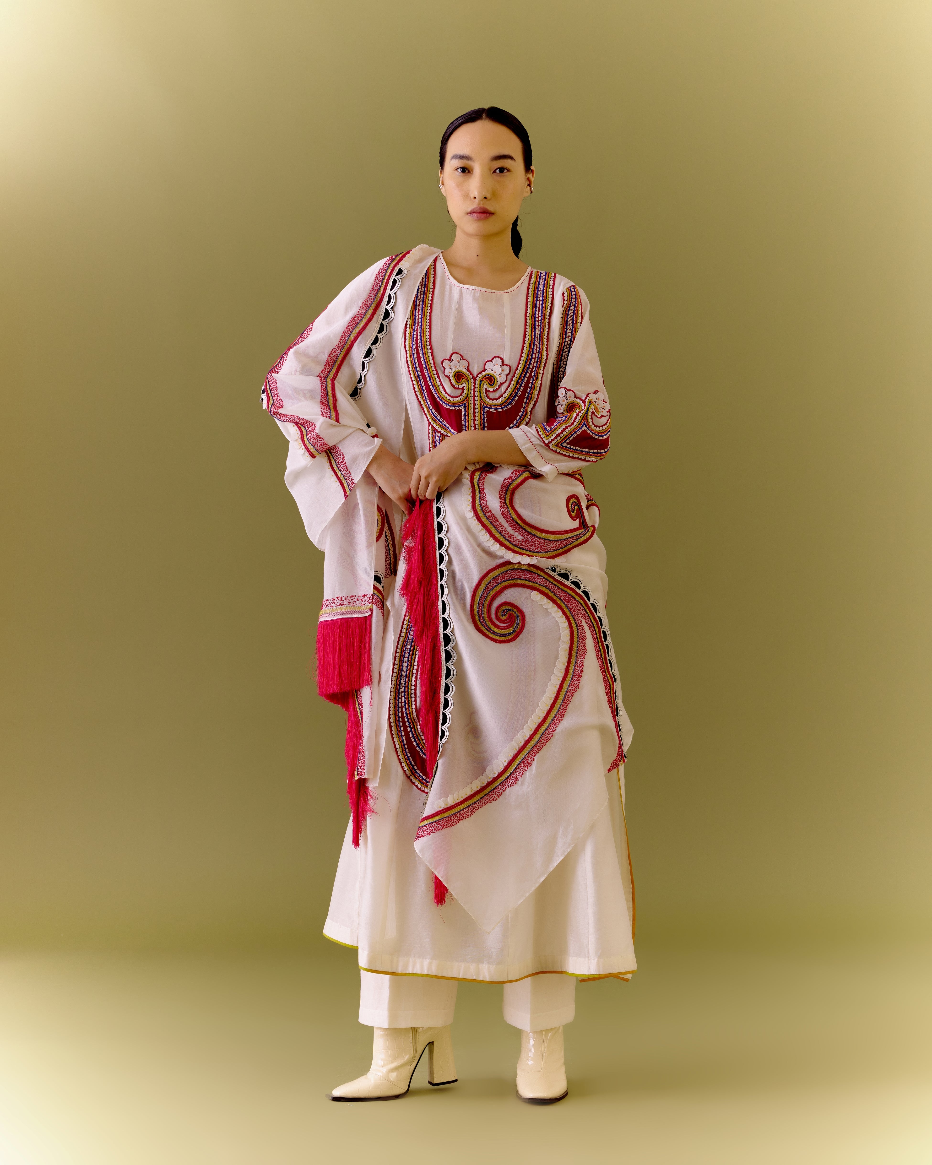 ENCHANTED IVORY KURTA