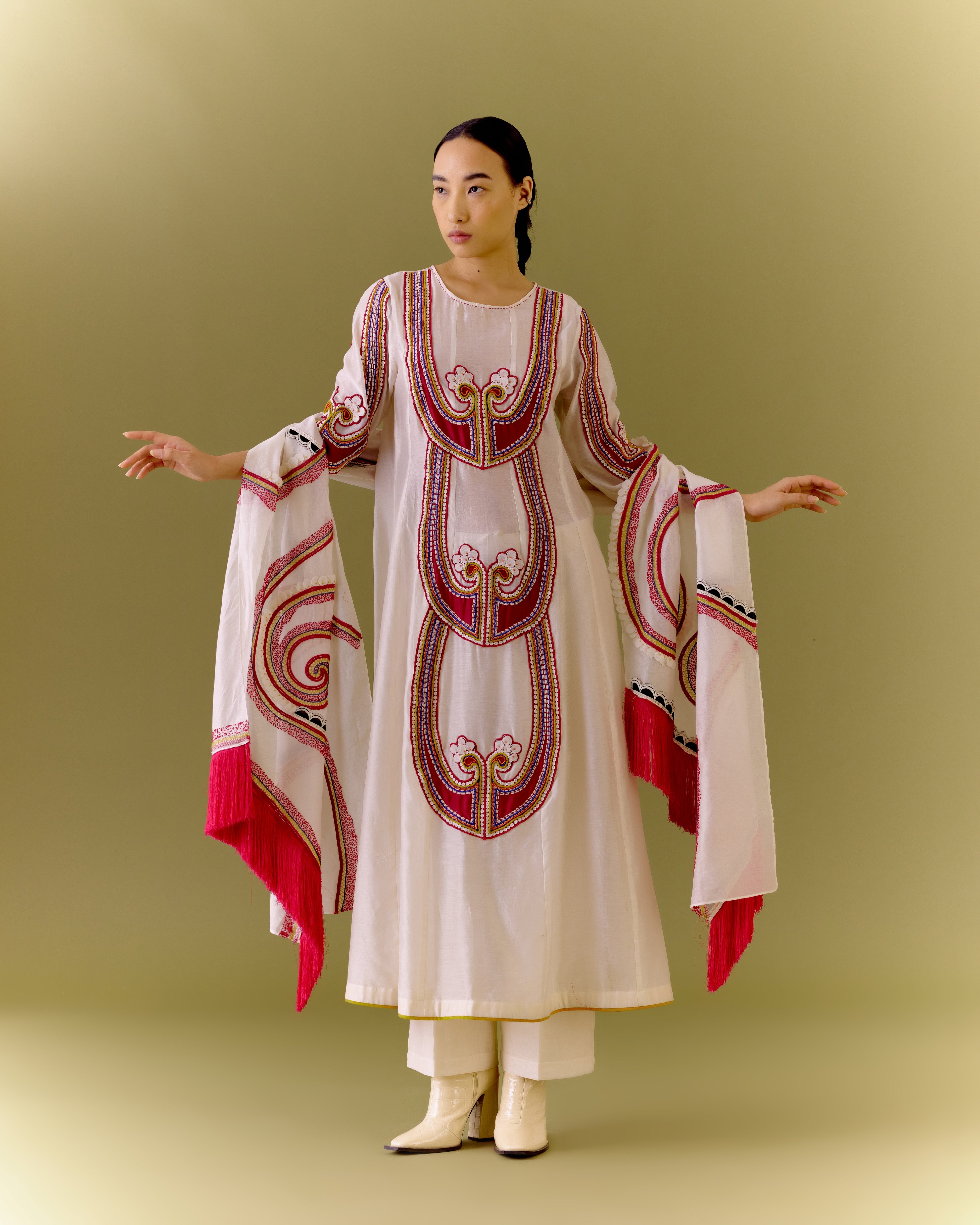ENCHANTED IVORY KURTA