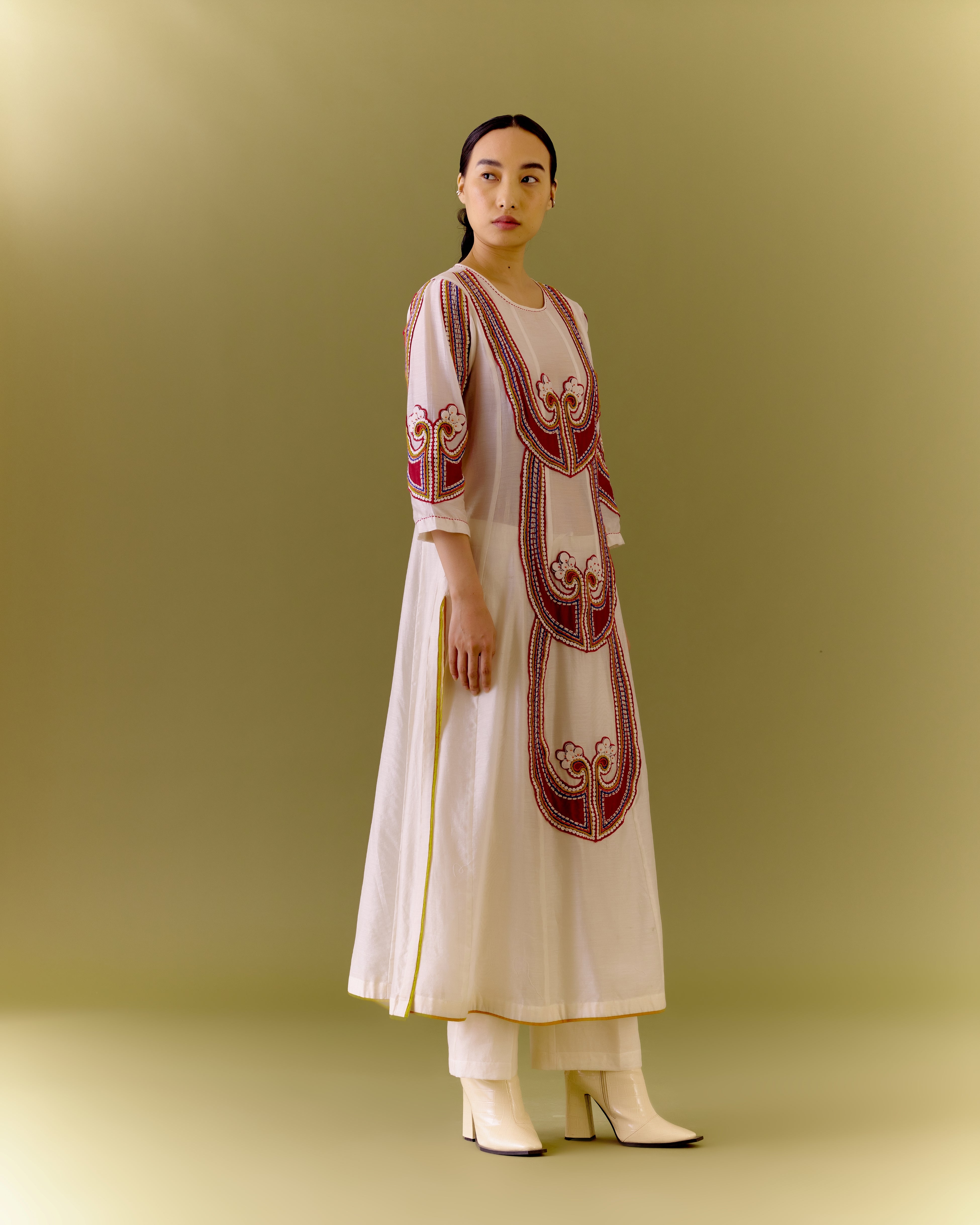 ENCHANTED IVORY KURTA