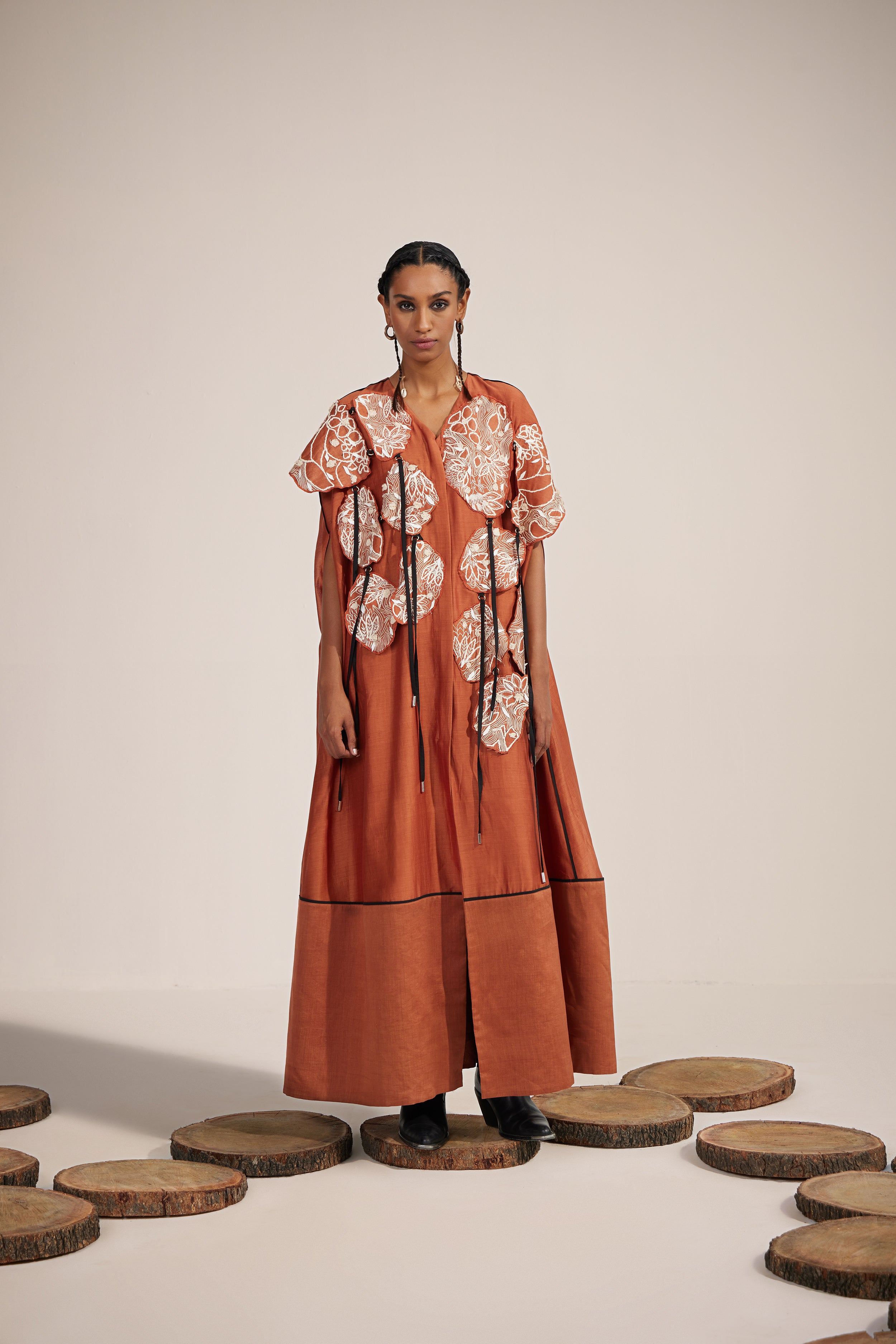 LOKI ABAYA (TERRACOTTA)