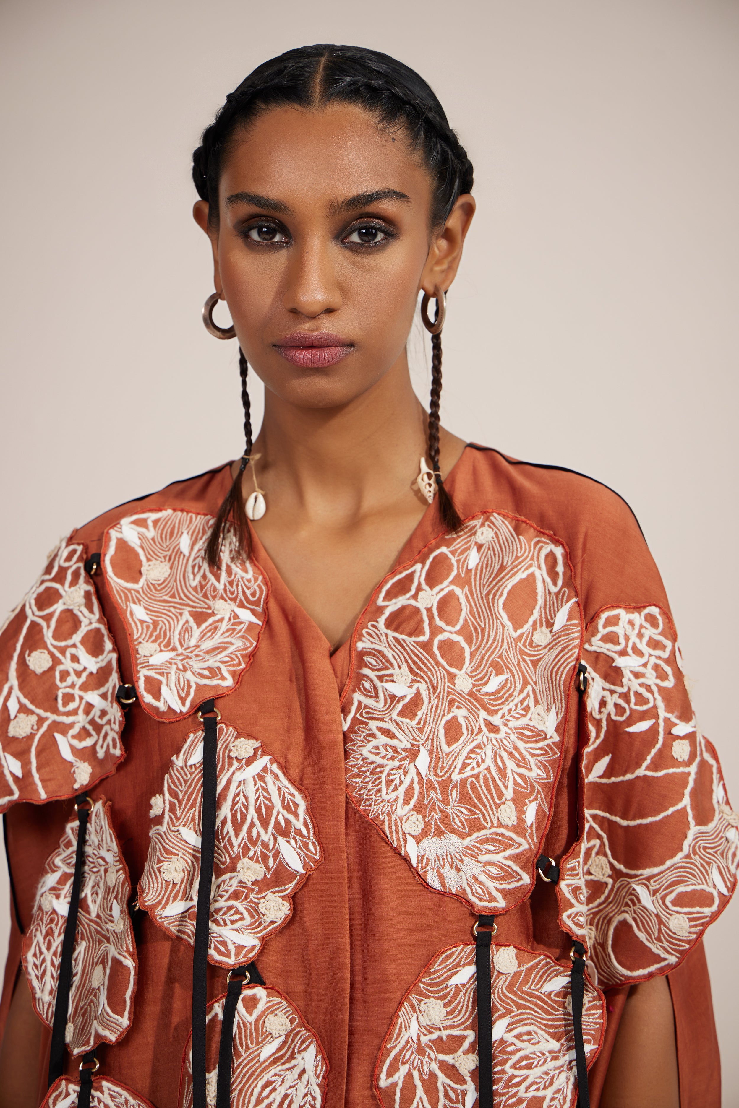 LOKI ABAYA (TERRACOTTA)