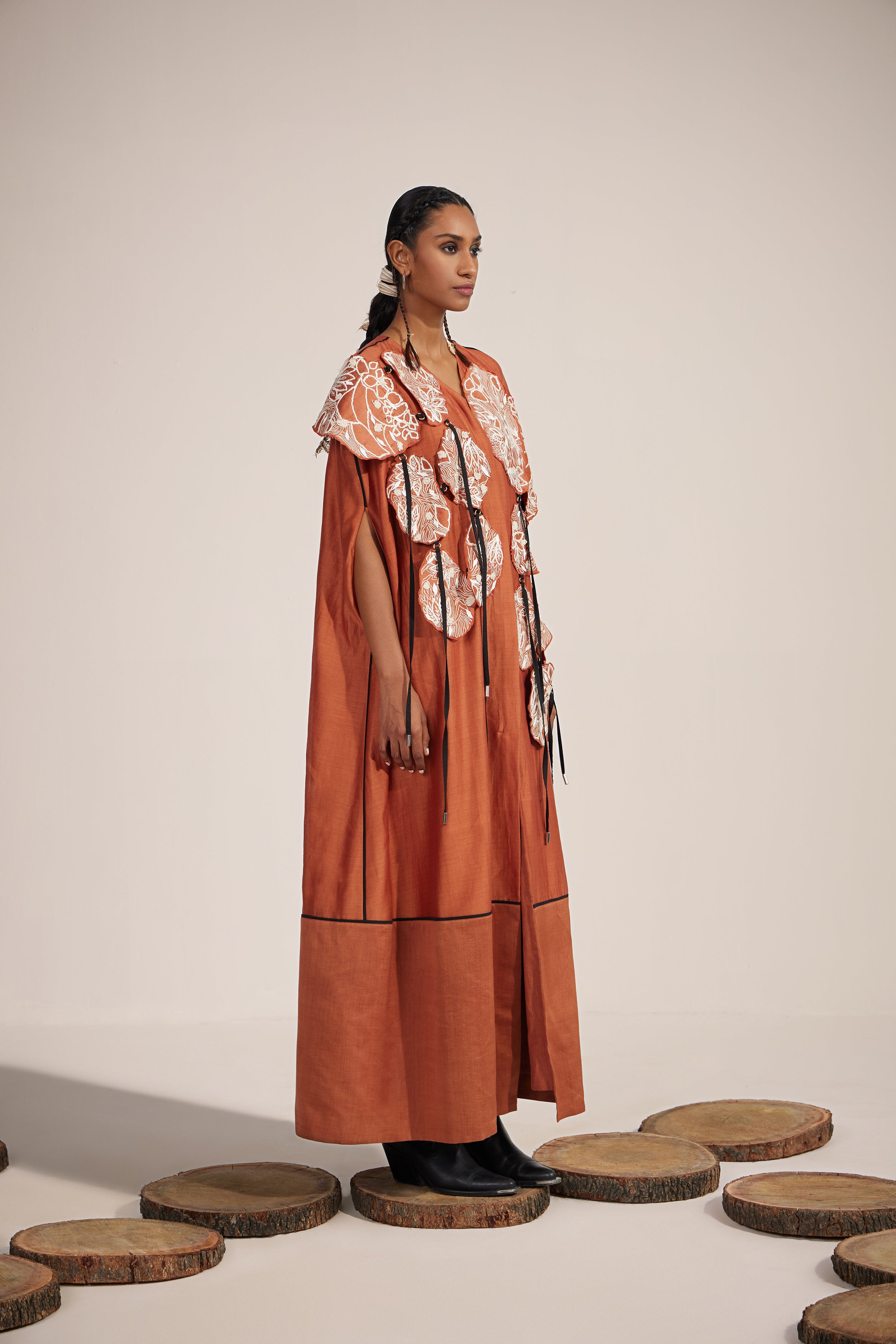 LOKI ABAYA (TERRACOTTA)